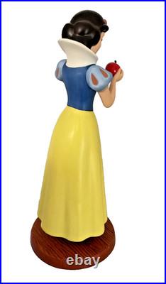 WDCC Disney Snow White Sweet Temptation Porcelain Figurine with Box + COA 4011632
