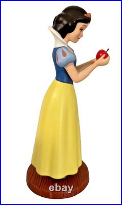 WDCC Disney Snow White Sweet Temptation Porcelain Figurine with Box + COA 4011632