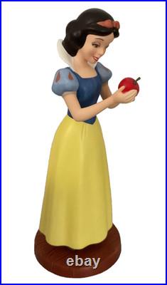 WDCC Disney Snow White Sweet Temptation Porcelain Figurine with Box + COA 4011632