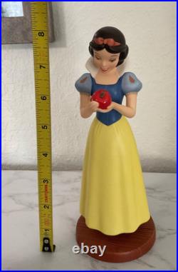 WDCC Disney Snow White Sweet Temptation Porcelain Figurine with Box + COA 4011632