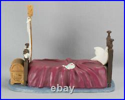 WDCC Disneys Peter Pan Darling Nursery Bed Base Stand Figurine With Box