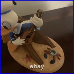 WDCC Donald Duck DISNEY Tropical Tempo Hawaiian Holiday Boat Figurine #4010341 WDCC Donald Duck DISNEY Tropical Tempo Hawaiian Holiday Boat Figurine #4010341