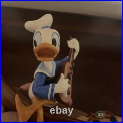 WDCC Donald Duck DISNEY Tropical Tempo Hawaiian Holiday Boat Figurine #4010341