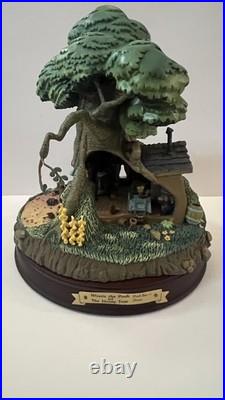 WDCC Enchanted Places Winnie the Pooh Bear House