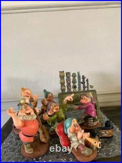 WDCC GRUMPY AND PIPE ORGAN HUMPH Snow White & 7 Dwarfs- 9 Piece Set