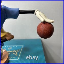 WDCC Goofy Dribbling Down Court Figurine Walt Disney Classics Read Description