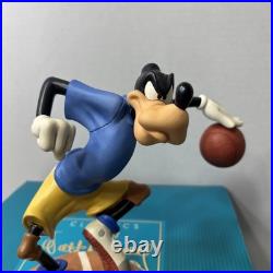 WDCC Goofy Dribbling Down Court Figurine Walt Disney Classics Read Description