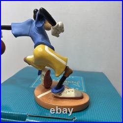 WDCC Goofy Dribbling Down Court Figurine Walt Disney Classics Read Description