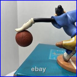 WDCC Goofy Dribbling Down Court Figurine Walt Disney Classics Read Description