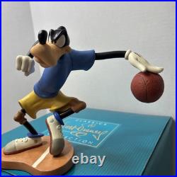 WDCC Goofy Dribbling Down Court Figurine Walt Disney Classics Read Description