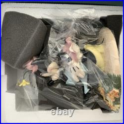 WDCC Mickey Cuts Up A Little Off the Top N. L. E. & Minnie's Garden withWDCC Pin