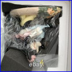 WDCC Mickey Cuts Up A Little Off the Top N. L. E. & Minnie's Garden withWDCC Pin