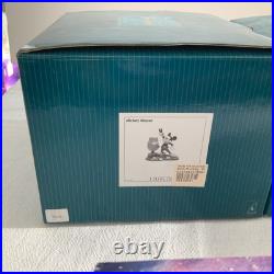 WDCC Mickey Cuts Up A Little Off the Top N. L. E. & Minnie's Garden withWDCC Pin