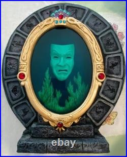 WDCC SNOW WHITE EVIL QUEEN's MAJIC MIRROR