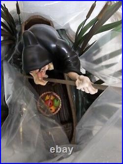 WDCC Snow White Evil Witch Poisonous Plot in Boat Limited Edition #210/750 NEW