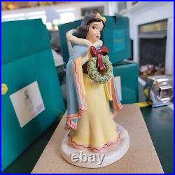 WDCC Snow White The Gift of Friendship Holiday Princess Series Never Displayed