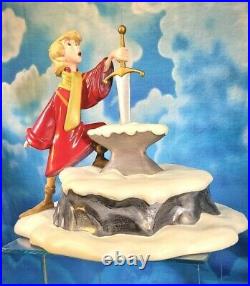 WDCC Sword in the Stone'Seizing Destiny' Limited Edition of 1,963 (NEW)