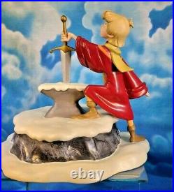 WDCC Sword in the Stone'Seizing Destiny' Limited Edition of 1,963 (NEW)