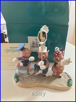 WDCC THREE LITTLE PIGS Triumphant Trio SILLY SYMPHONIES 2008 Disney PATRIOTIC