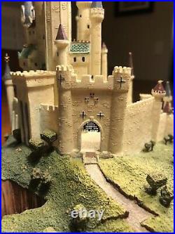 WDCC WALT DISNEY Enchanted Places Sleeping Beautys Castle & Mini Figure