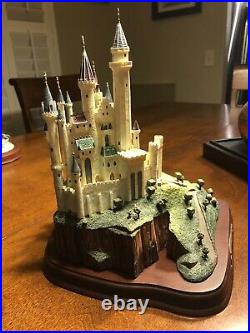 WDCC WALT DISNEY Enchanted Places Sleeping Beautys Castle & Mini Figure