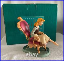 WDCC / Walt Disney Classics Cinderella Fit For A Princess Figurine