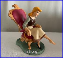 WDCC / Walt Disney Classics Cinderella Fit For A Princess Figurine