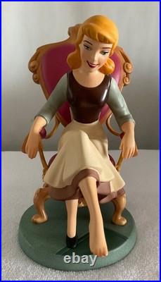 WDCC / Walt Disney Classics Cinderella Fit For A Princess Figurine