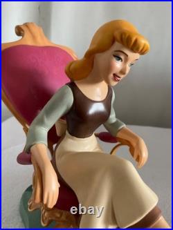 WDCC / Walt Disney Classics Cinderella Fit For A Princess Figurine