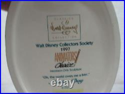 WDCC Walt Disney Classics Oh The World Owes Me A Livin Goofy Moving Day