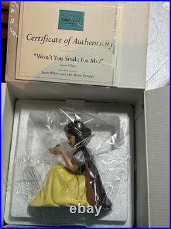 WDCC Walt Disney Classics Snow White Won't You Smile for Me withBox & COA