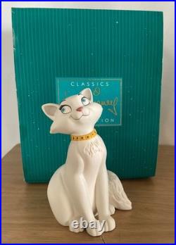 WDCC / Walt Disney Classics The Aristocats Duchess Fetching Feline