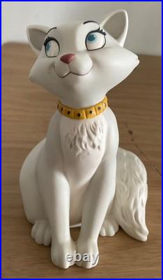 WDCC / Walt Disney Classics The Aristocats Duchess Fetching Feline
