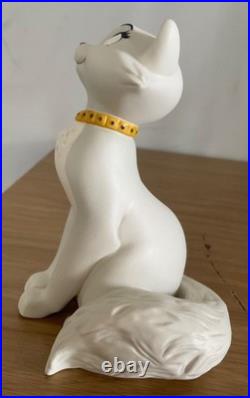 WDCC / Walt Disney Classics The Aristocats Duchess Fetching Feline