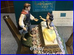 WDCC Walt Disney Snow White & Prince Charming A Kiss Brings Love Anew CO