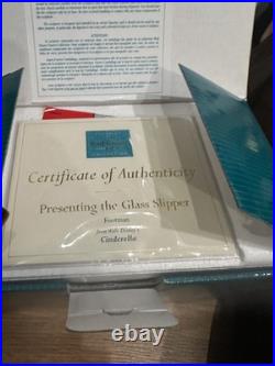 WDCC withBox & COA, Cinderella, FOOTMAN, Presenting the Glass Slipper
