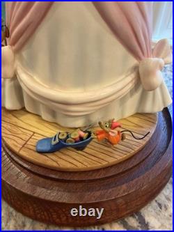 Walt Disney Classic Collection, WDCC, A Lovely Dress for Cinderellywith Dome