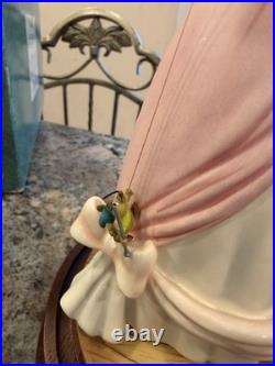 Walt Disney Classic Collection, WDCC, A Lovely Dress for Cinderellywith Dome