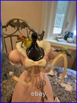 Walt Disney Classic Collection, WDCC, A Lovely Dress for Cinderellywith Dome