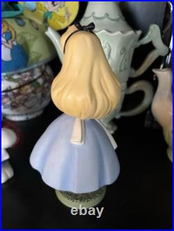 Walt Disney Classics Alice in Wonderland Figurine Yes Your Majesty COA Vintage