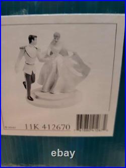 Walt Disney Classics-Cinderella & Prince Cake Topper-Fairy Tale Wedding