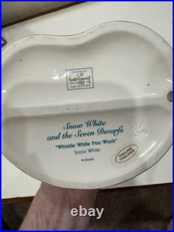 Walt Disney Classics Col Disney Snow White Figurine Whistle While You Work