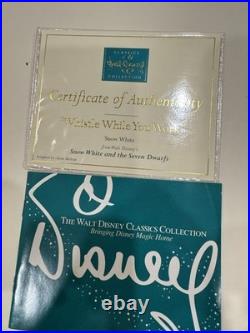 Walt Disney Classics Col Disney Snow White Figurine Whistle While You Work