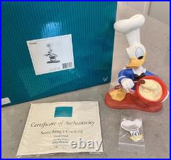 Walt Disney Classics Collection Chef Donald Duck Figure Something's Cooking -Pin