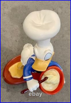 Walt Disney Classics Collection Chef Donald Duck Figure Something's Cooking -Pin