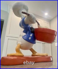 Walt Disney Classics Collection Chef Donald Duck Figure Something's Cooking -Pin