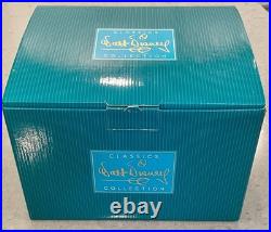 Walt Disney Classics Collection Chef Donald Duck Figure Something's Cooking -Pin