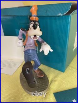 Walt Disney Classics Collection Goofy Moving Day Figurine Box COA
