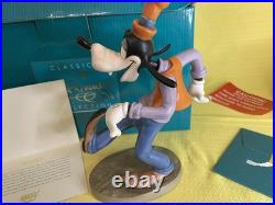 Walt Disney Classics Collection Goofy Moving Day Figurine Box COA Walt Disney Classics Collection Goofy Moving Day Figurine Box COA