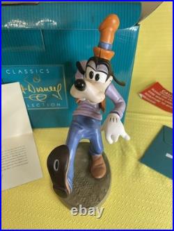 Walt Disney Classics Collection Goofy Moving Day Figurine Box COA